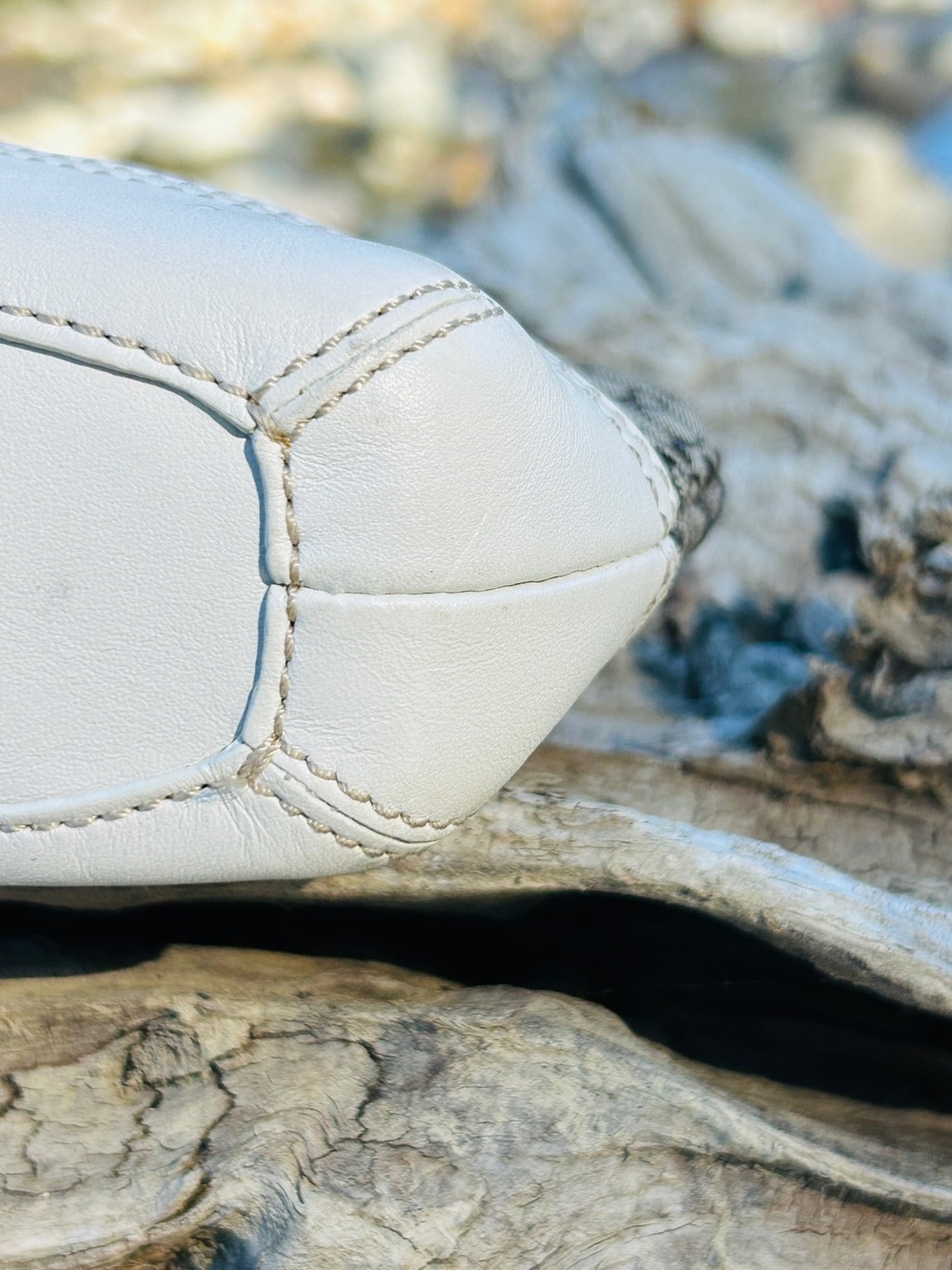 Vintage Coach Hamptons Signature Canvas Wristlet with White Tassel - Picture 9 of 16
